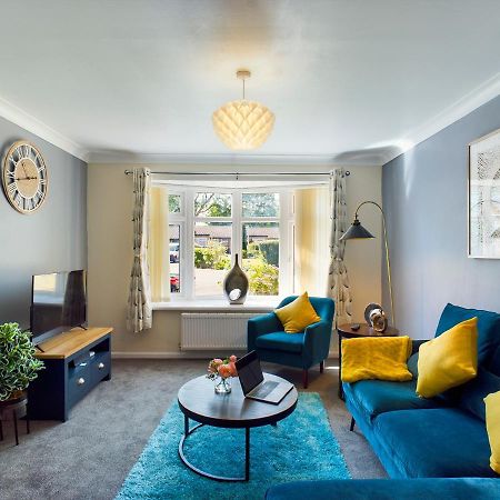 247 Serviced Accommodation In Telford- 3Br House 외부 사진