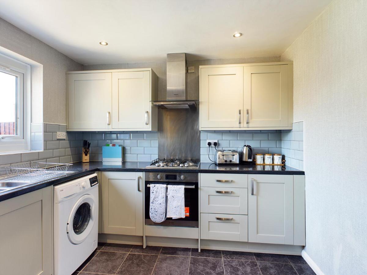 247 Serviced Accommodation In Telford- 3Br House 외부 사진