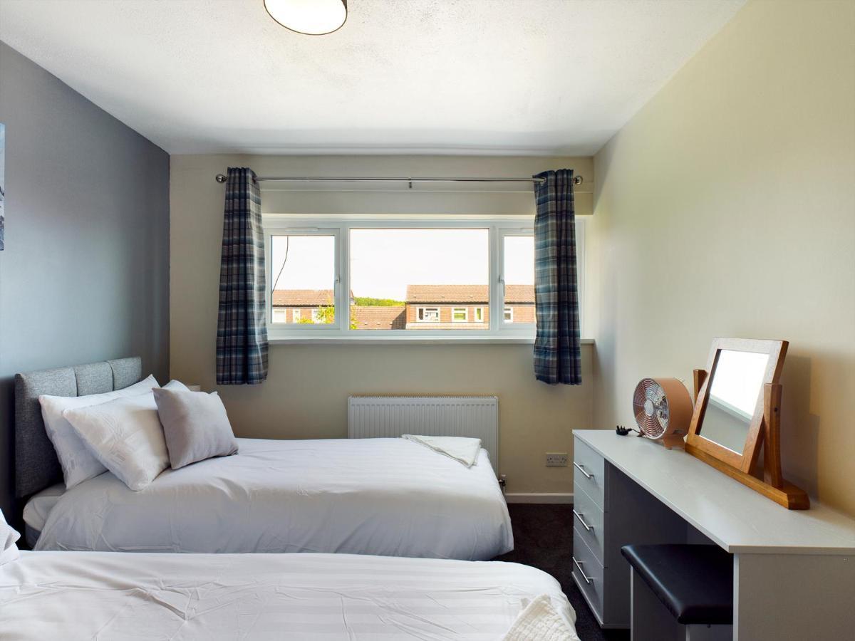 247 Serviced Accommodation In Telford- 3Br House 외부 사진