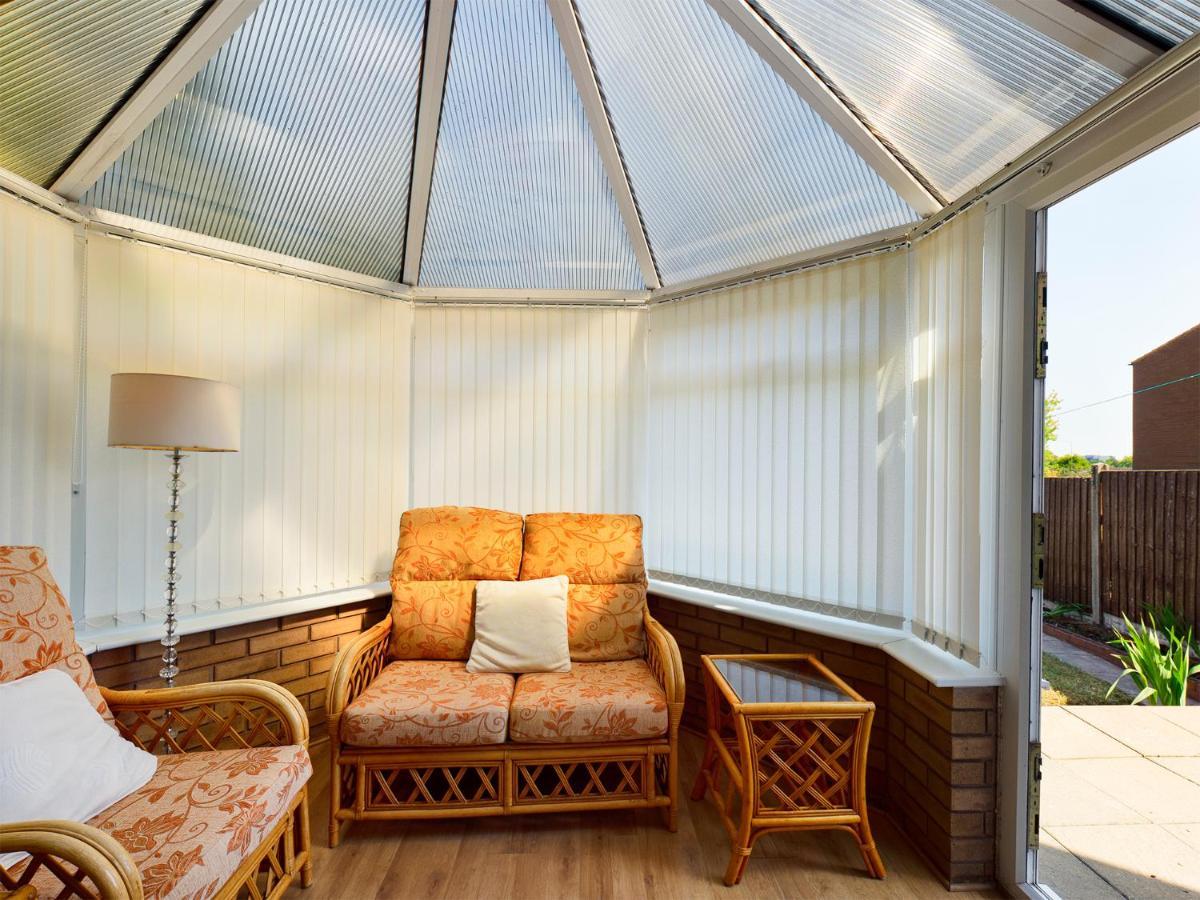 247 Serviced Accommodation In Telford- 3Br House 외부 사진